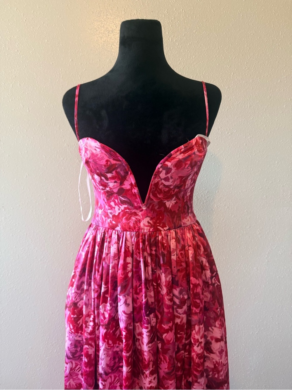 New - Lovers and Friends Mallory Gown in Monet Floral XS Dress - Picture 4 of 6